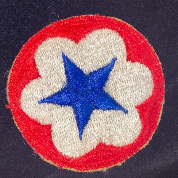 Vintage World War II Round US Army Defense Sleeve Patch Blue Star on White & Red - Picture 4 of 6